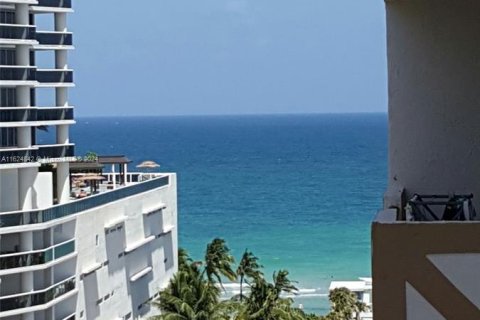 Copropriété à vendre à Hallandale Beach, Floride: 1 chambre, 120.77 m2 № 1282641 - photo 2