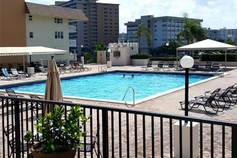 Copropriété à vendre à Hallandale Beach, Floride: 1 chambre, 120.77 m2 № 1282641 - photo 20