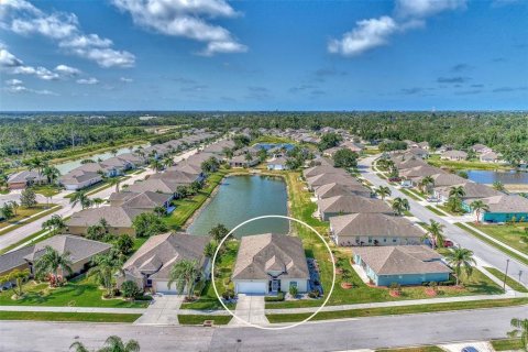 Villa ou maison à vendre à Englewood, Floride: 3 chambres, 218.04 m2 № 1191050 - photo 1