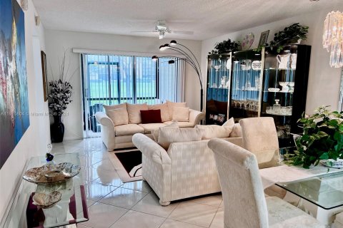 Condominio en venta en Pembroke Pines, Florida, 2 dormitorios, 105.63 m2 № 1237431 - foto 10