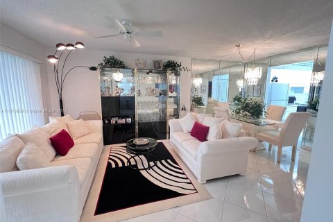 Condominio en venta en Pembroke Pines, Florida, 2 dormitorios, 105.63 m2 № 1237431 - foto 15