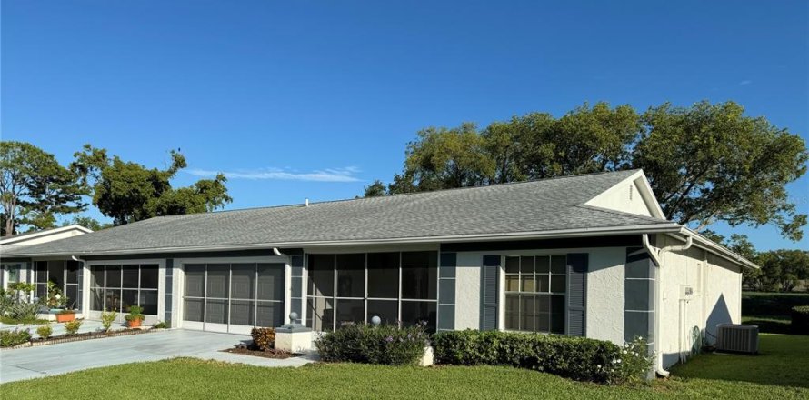 Condominio en Port Richey, Florida, 2 dormitorios  № 1261221