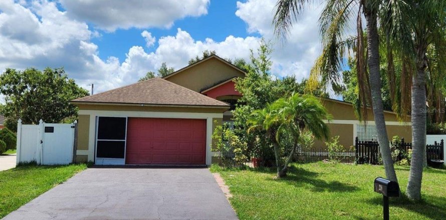 House in Kissimmee, Florida 4 bedrooms, 222.22 sq.m. № 1261184