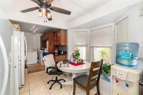 Casa en venta en Kissimmee, Florida, 4 dormitorios, 222.22 m2 № 1261184 - foto 7