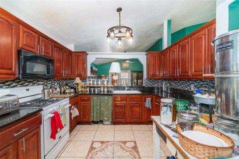 Villa ou maison à vendre à Kissimmee, Floride: 4 chambres, 222.22 m2 № 1261184 - photo 6