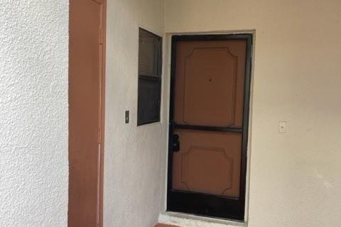Townhouse in Lauderhill, Florida 2 bedrooms № 818864 - photo 17