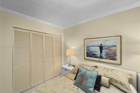 Copropriété à vendre à Hallandale Beach, Floride: 2 chambres, 77.67 m2 № 1180408 - photo 7