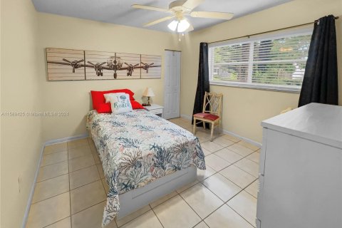Купить кондоминиум в Халландейл-Бич, Флорида 2 спальни, 77.67м2, № 1180408 - фото 9