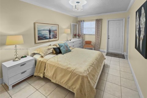 Купить кондоминиум в Халландейл-Бич, Флорида 2 спальни, 77.67м2, № 1180408 - фото 5