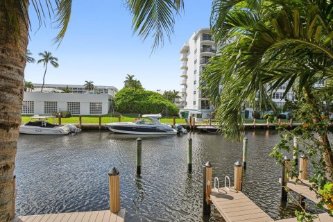 Touwnhouse à vendre à Fort Lauderdale, Floride: 2 chambres, 150.97 m2 № 1100383 - photo 5