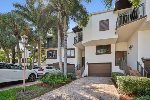 Townhouse in Fort Lauderdale, Florida 2 bedrooms, 150.97 sq.m. № 1100383 - photo 20