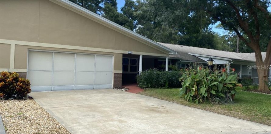 House in Ocala, Florida 2 bedrooms, 156.82 sq.m. № 1335972