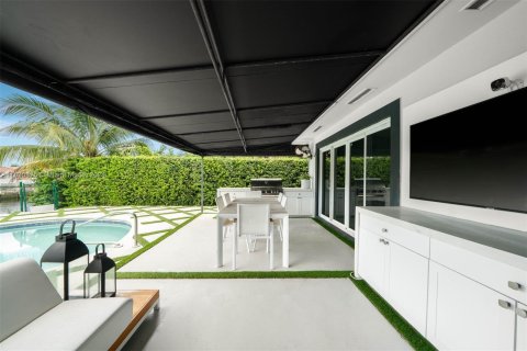 Villa ou maison à vendre à North Miami Beach, Floride: 4 chambres, 261.15 m2 № 1291730 - photo 29