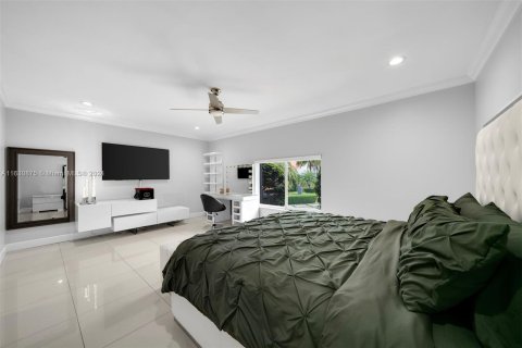 Villa ou maison à vendre à North Miami Beach, Floride: 4 chambres, 261.15 m2 № 1291730 - photo 27