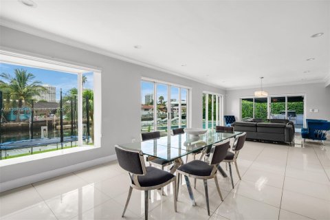 Casa en venta en North Miami Beach, Florida, 4 dormitorios, 261.15 m2 № 1291730 - foto 8