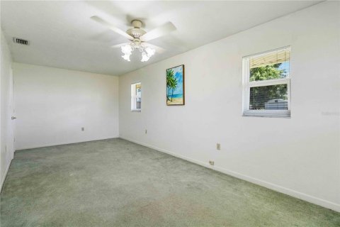 House in Punta Gorda, Florida 3 bedrooms, 194.17 sq.m. № 1133603 - photo 25