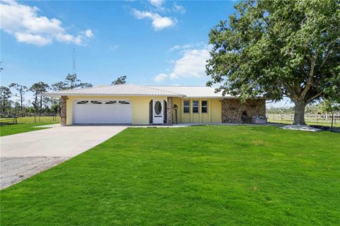 Villa ou maison à vendre à Punta Gorda, Floride: 3 chambres, 194.17 m2 № 1133603 - photo 1