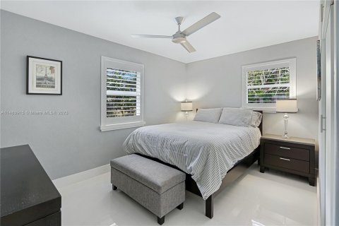 Купить виллу или дом в Уилтон-Мэнорс, Флорида 3 спальни, 124.86м2, № 821772 - фото 19