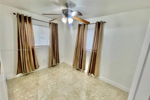 Casa en venta en Homestead, Florida, 5 dormitorios, 159.42 m2 № 821776 - foto 5