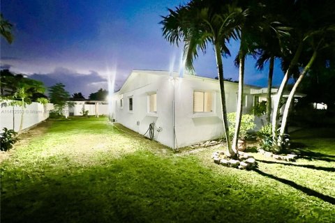 Casa en venta en Homestead, Florida, 5 dormitorios, 159.42 m2 № 821776 - foto 12