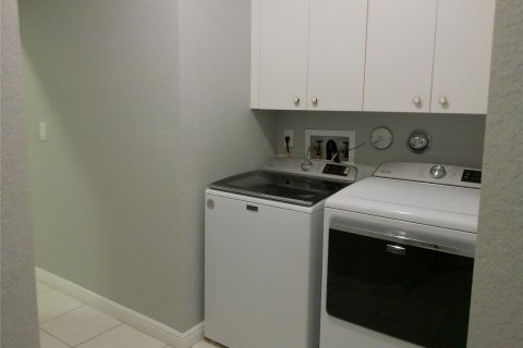 Condo in Tamarac, Florida, 2 bedrooms  № 1146162 - photo 4