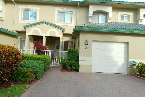 Condo in Tamarac, Florida, 2 bedrooms  № 1146162 - photo 30