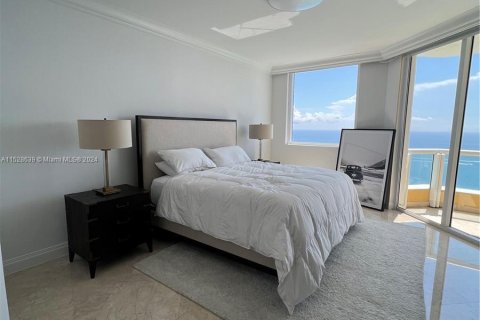 Condo in Sunny Isles Beach, Florida, 4 bedrooms  № 993878 - photo 3