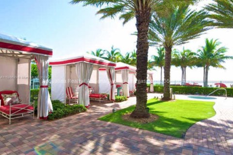 Condominio en venta en Sunny Isles Beach, Florida, 4 dormitorios, 254.18 m2 № 993878 - foto 27