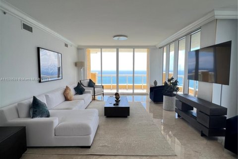 Condominio en venta en Sunny Isles Beach, Florida, 4 dormitorios, 254.18 m2 № 993878 - foto 2