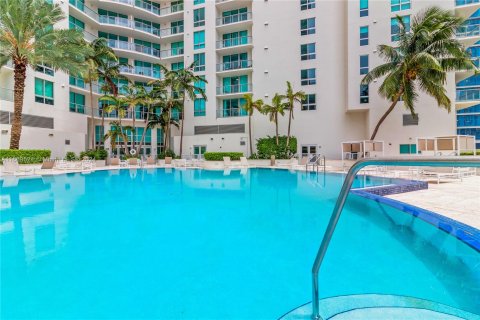 Condominio en venta en Miami, Florida, 2 dormitorios, 93.46 m2 № 1386265 - foto 28