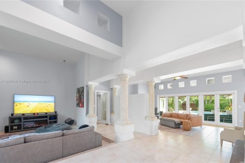 Casa en venta en Palmetto Bay, Florida, 5 dormitorios, 329.8 m2 № 1385787 - foto 13