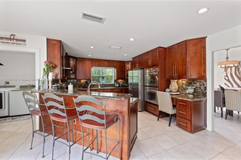 Casa en venta en Palmetto Bay, Florida, 5 dormitorios, 329.8 m2 № 1385787 - foto 26