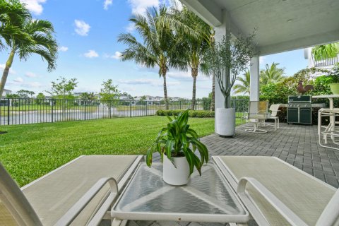 House in Palm Beach Gardens, Florida 5 bedrooms, 336.58 sq.m. № 1183780 - photo 10