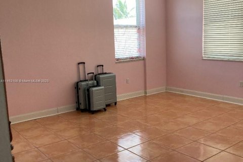 Condo in Miami Beach, Florida, 1 bedroom  № 739752 - photo 10