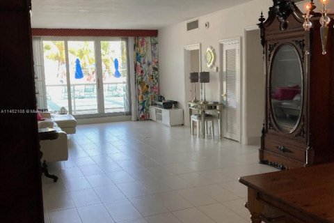 Condo in Miami Beach, Florida, 1 bedroom  № 739752 - photo 14