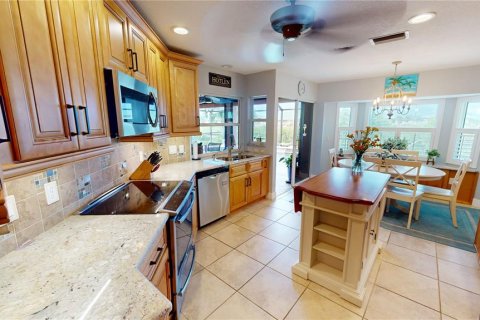 Villa ou maison à vendre à Punta Gorda, Floride: 3 chambres, 175.03 m2 № 748722 - photo 11