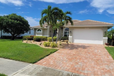 Villa ou maison à vendre à Punta Gorda, Floride: 3 chambres, 175.03 m2 № 748722 - photo 2