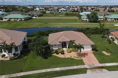 Villa ou maison à vendre à Punta Gorda, Floride: 3 chambres, 175.03 m2 № 748722 - photo 3