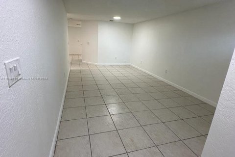 Townhouse in Doral, Florida 3 bedrooms, 161.93 sq.m. № 1294864 - photo 2