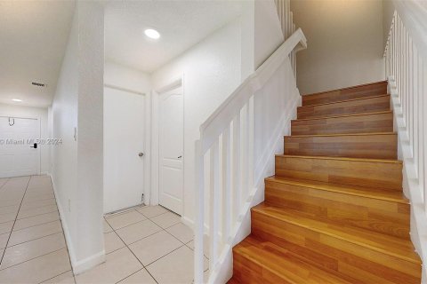 Townhouse in Doral, Florida 3 bedrooms, 161.93 sq.m. № 1294864 - photo 24