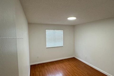 Touwnhouse à vendre à Doral, Floride: 3 chambres, 161.93 m2 № 1294864 - photo 10