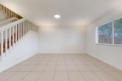 Townhouse in Doral, Florida 3 bedrooms, 161.93 sq.m. № 1294864 - photo 16