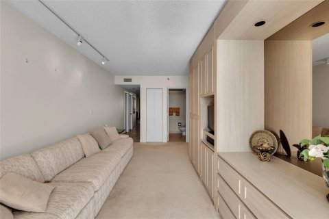 Condo in Aventura, Florida, 3 bedrooms  № 1011758 - photo 16