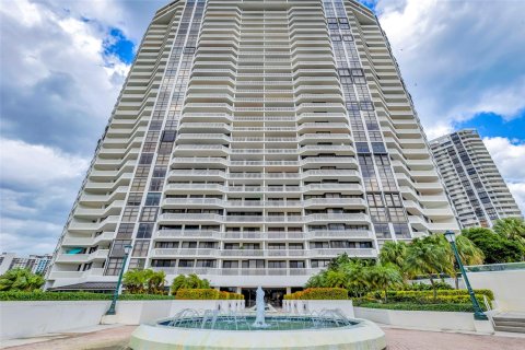 Condo in Aventura, Florida, 3 bedrooms  № 1011758 - photo 2