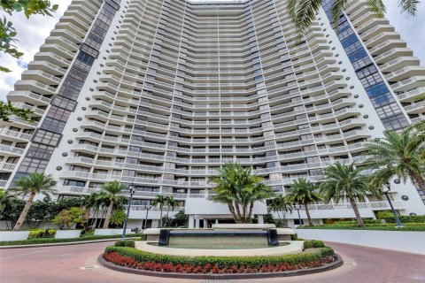 Condominio en venta en Aventura, Florida, 3 dormitorios, 157.56 m2 № 1011758 - foto 4