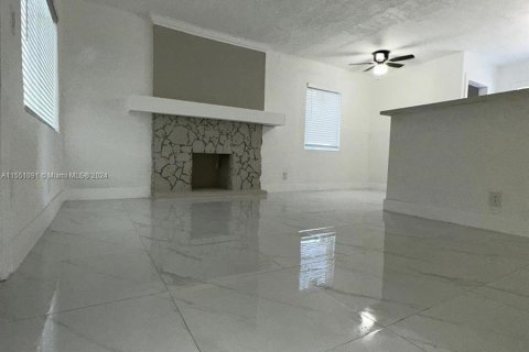 Villa ou maison à vendre à Fort Lauderdale, Floride: 2 chambres, 69.12 m2 № 1145389 - photo 3