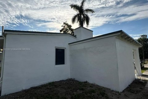 Villa ou maison à vendre à Fort Lauderdale, Floride: 2 chambres, 69.12 m2 № 1145389 - photo 14