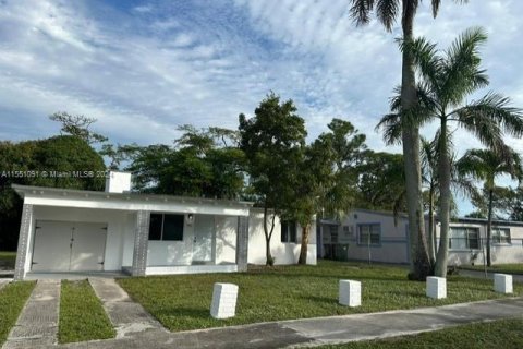 Casa en venta en Fort Lauderdale, Florida, 2 dormitorios, 69.12 m2 № 1145389 - foto 17