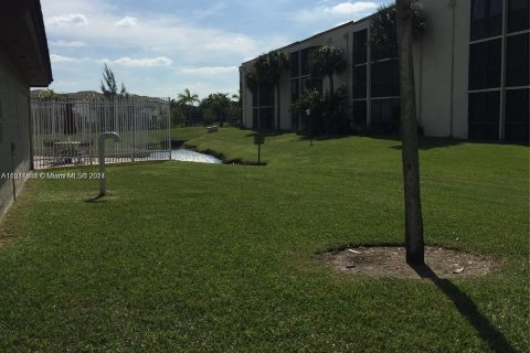 Copropriété à vendre à Miramar, Floride: 2 chambres, 76.18 m2 № 1145616 - photo 4