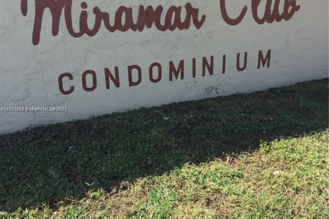 Condo in Miramar, Florida, 2 bedrooms  № 1145616 - photo 3